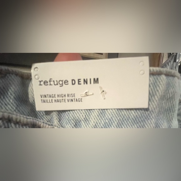 REFUGE DENIM 100% Cotton, Size 11, Distressed, Light Wash, Vintage Mom Jean - Picture 4 of 5